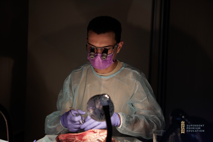 Implant dentar pentru pacientii din Costesti si localitatile din jur