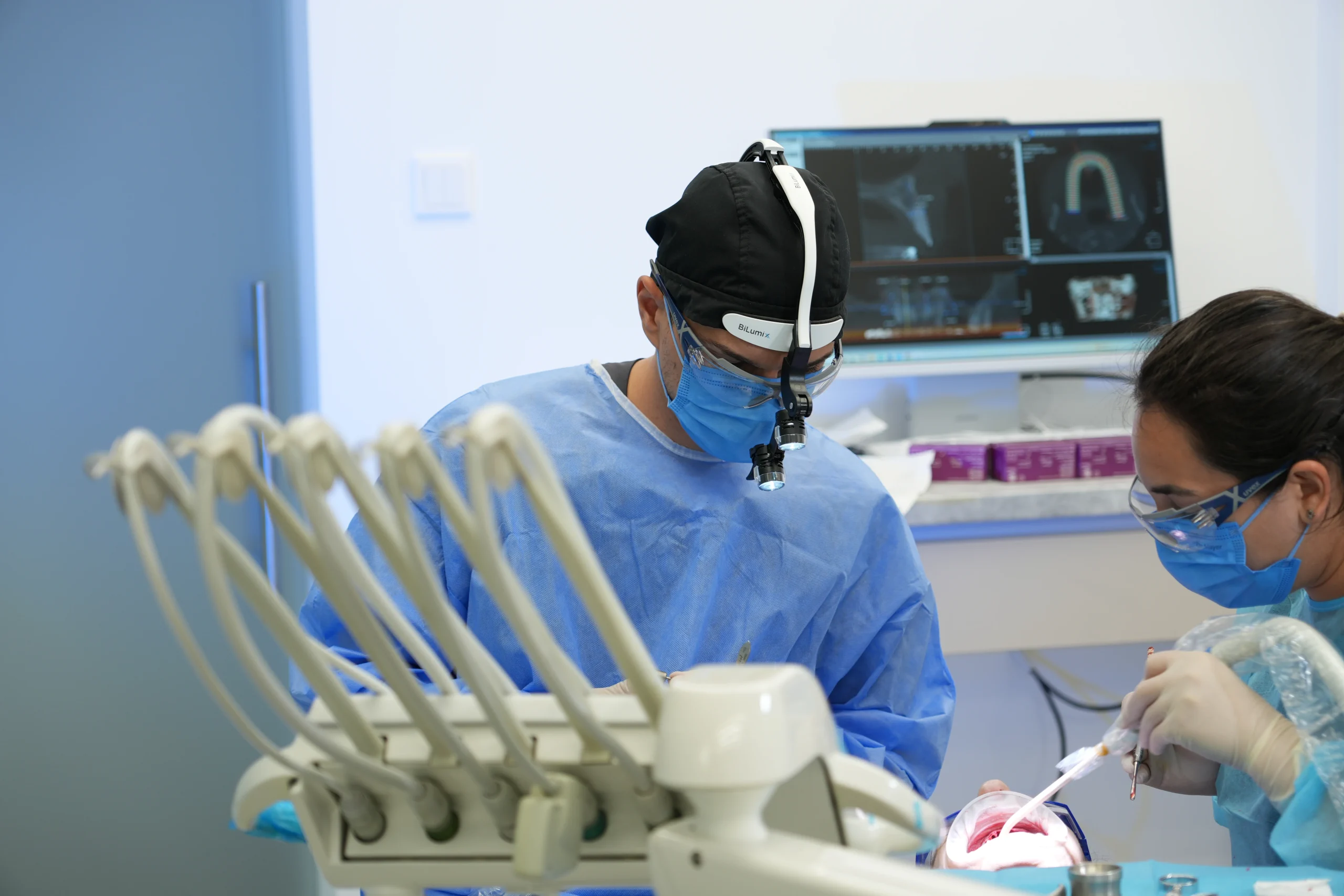 Etape implant dentar Gaesti si durata tratamentului