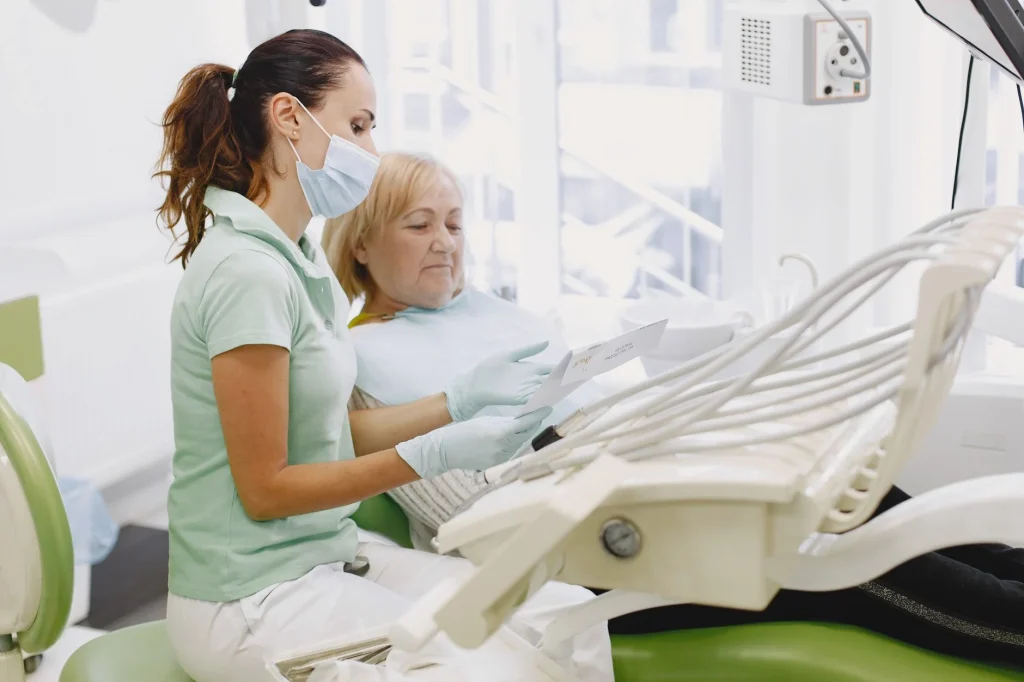 Contraindicații implant dentar și alternativele pe care le ai când intervenția se amână